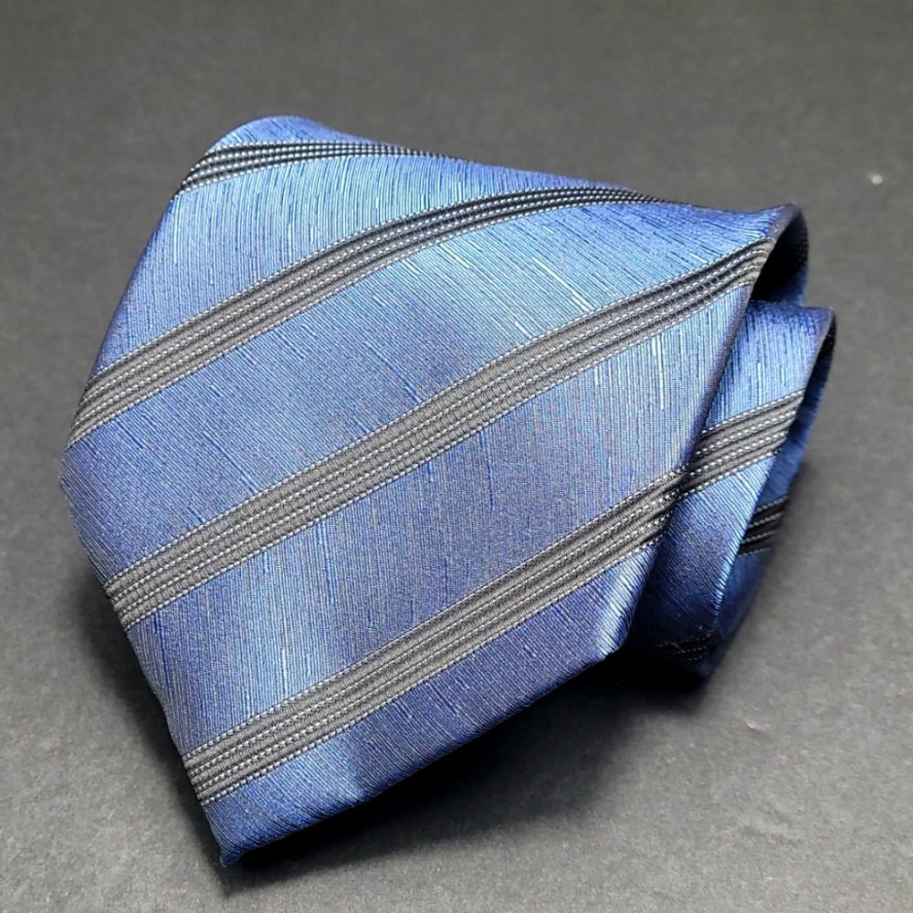 Gino di Milano classic blue and black striped silk tie